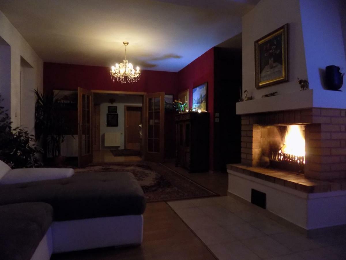 Landhaus Florian Apartment Rovensko pod Troskami Bagian luar foto