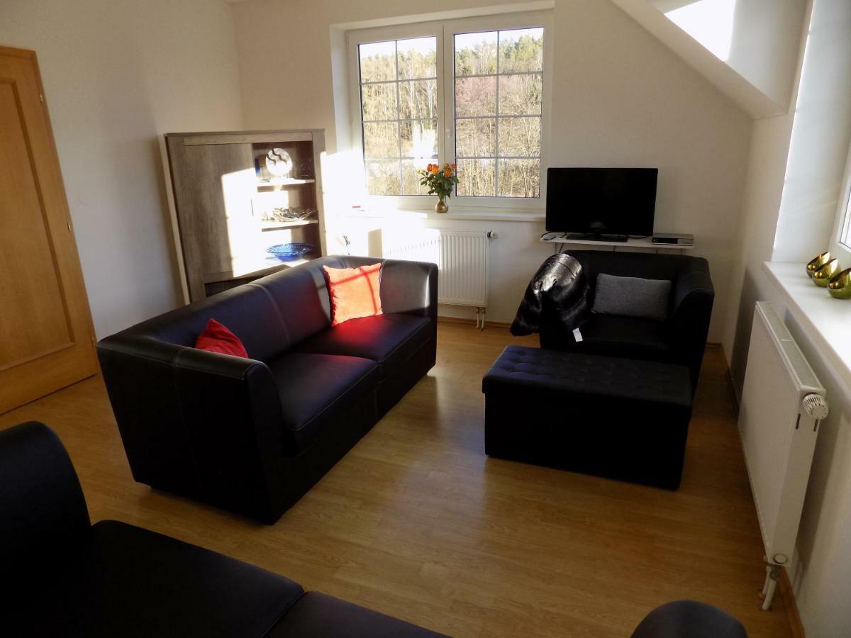 Landhaus Florian Apartment Rovensko pod Troskami Bagian luar foto