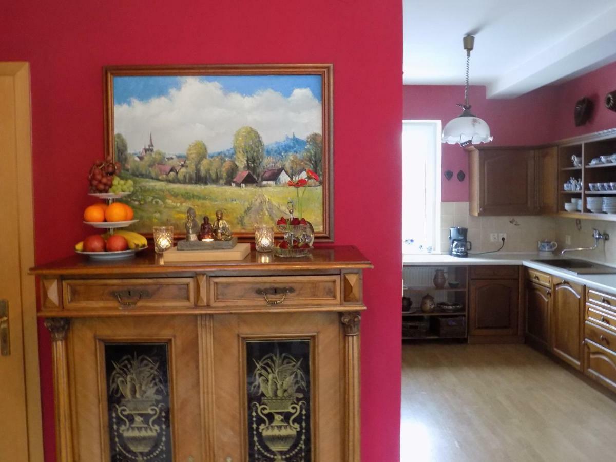 Landhaus Florian Apartment Rovensko pod Troskami Bagian luar foto