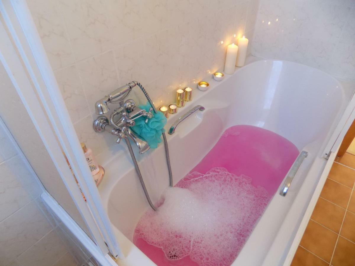 Landhaus Florian Apartment Rovensko pod Troskami Bagian luar foto